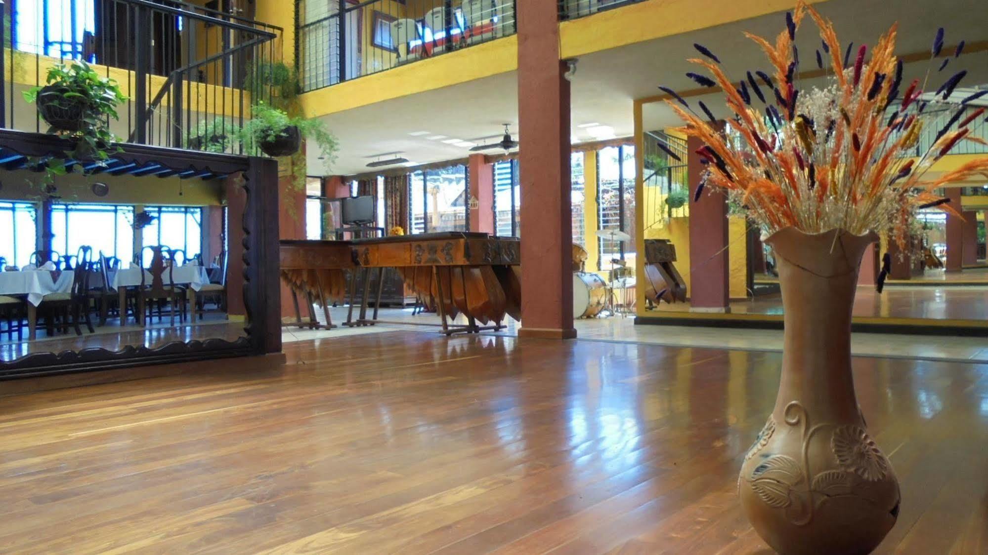 Hotel Posada De Don Rodrigo Panajachel Zewnętrze zdjęcie
